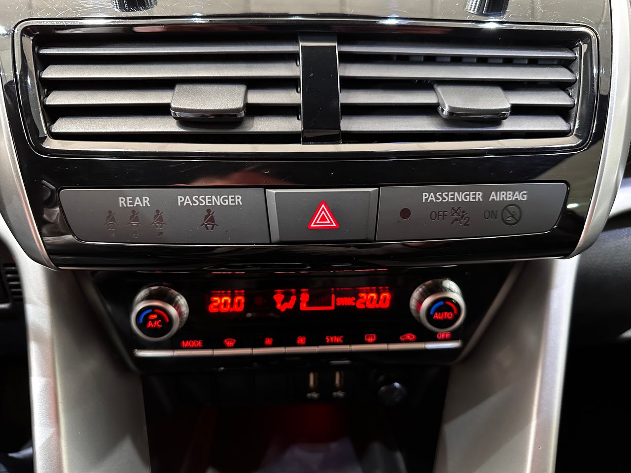 Foto Mitsubishi Eclipse Cross 23