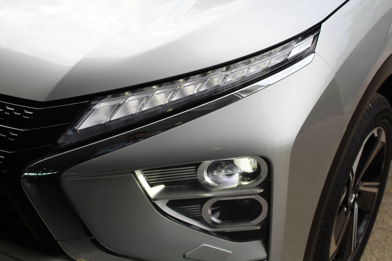 Foto Mitsubishi Eclipse Cross 30
