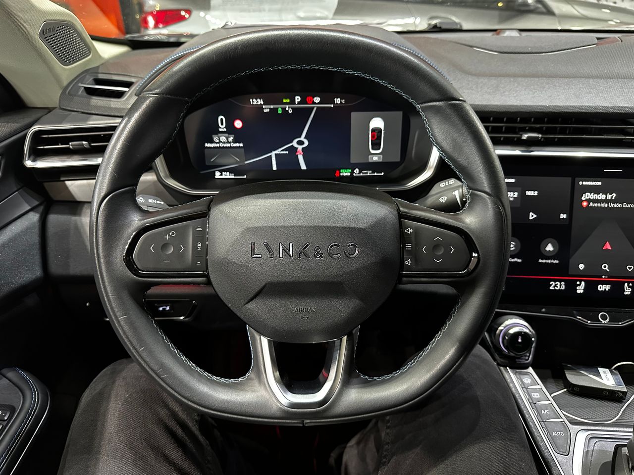 Foto LYNK&CO 01 17