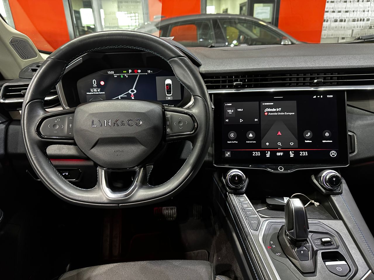 Foto LYNK&CO 01 16