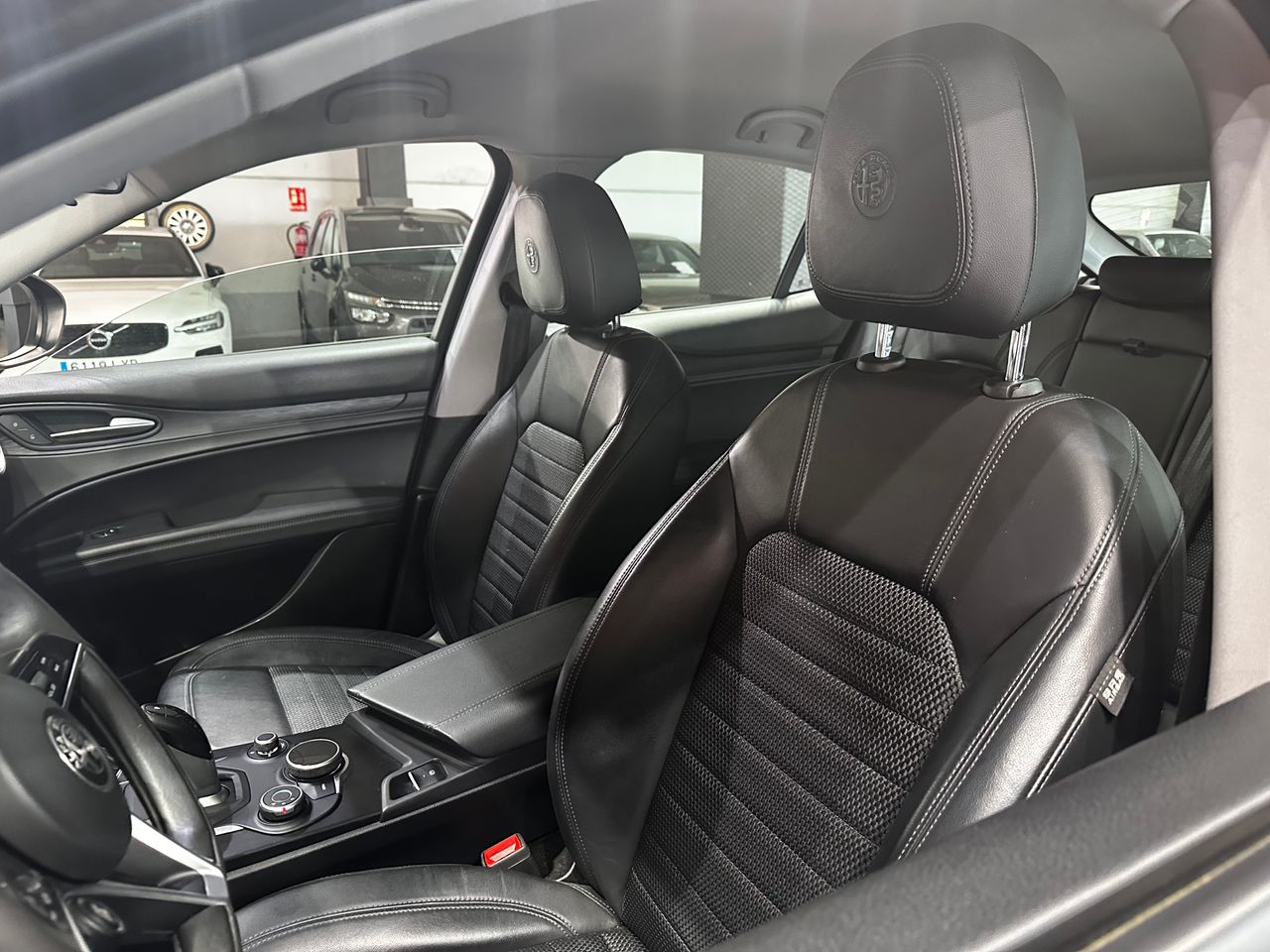 Foto Alfa Romeo Stelvio 9