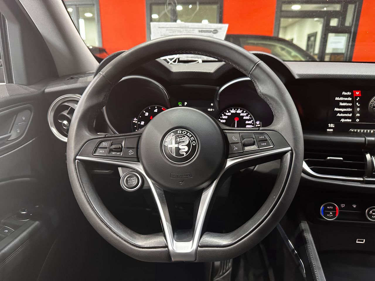 Foto Alfa Romeo Stelvio 12