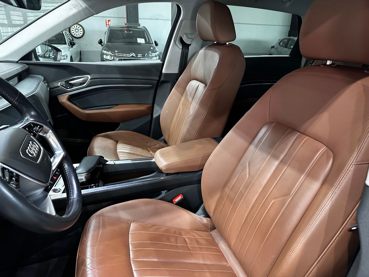 Foto Audi E-tron 10