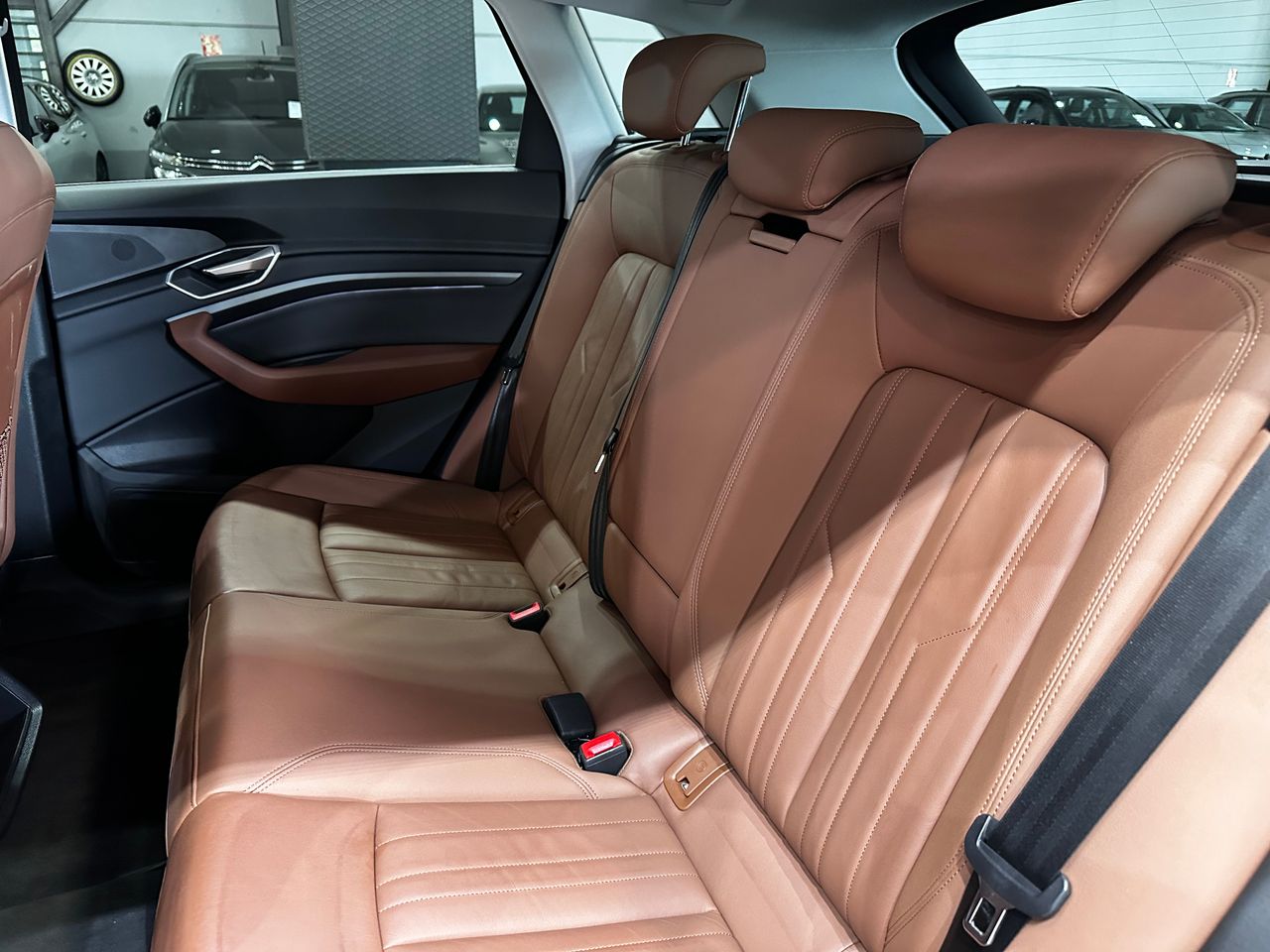 Foto Audi E-tron 11