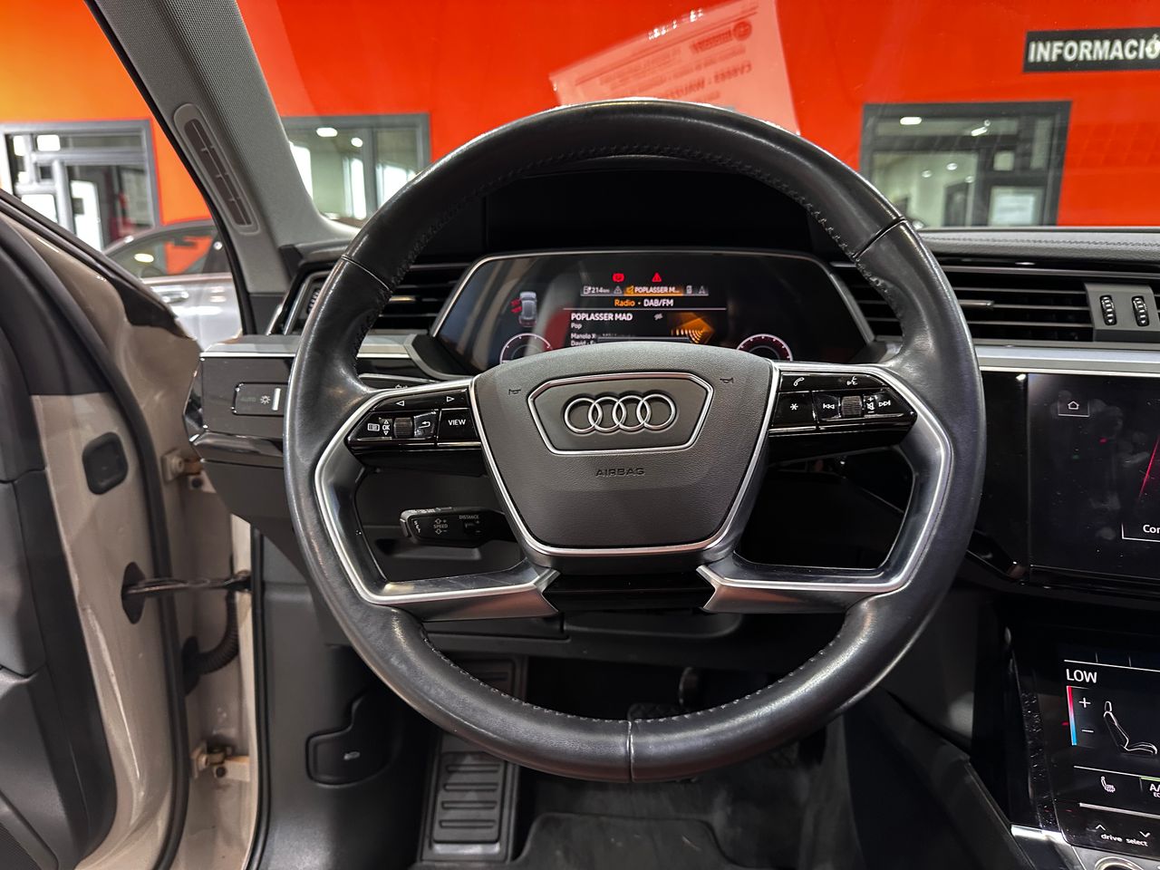 Foto Audi E-tron 13