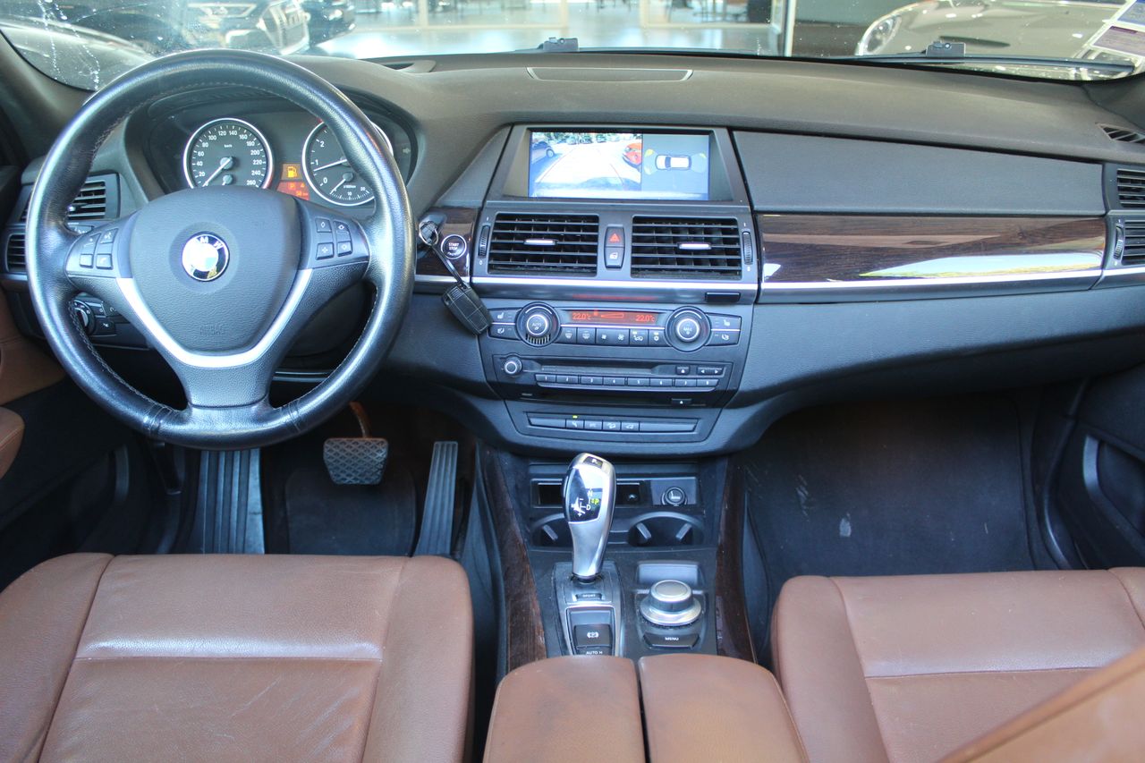 Foto BMW X5 8