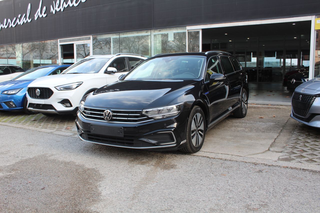 Foto Volkswagen Passat 1