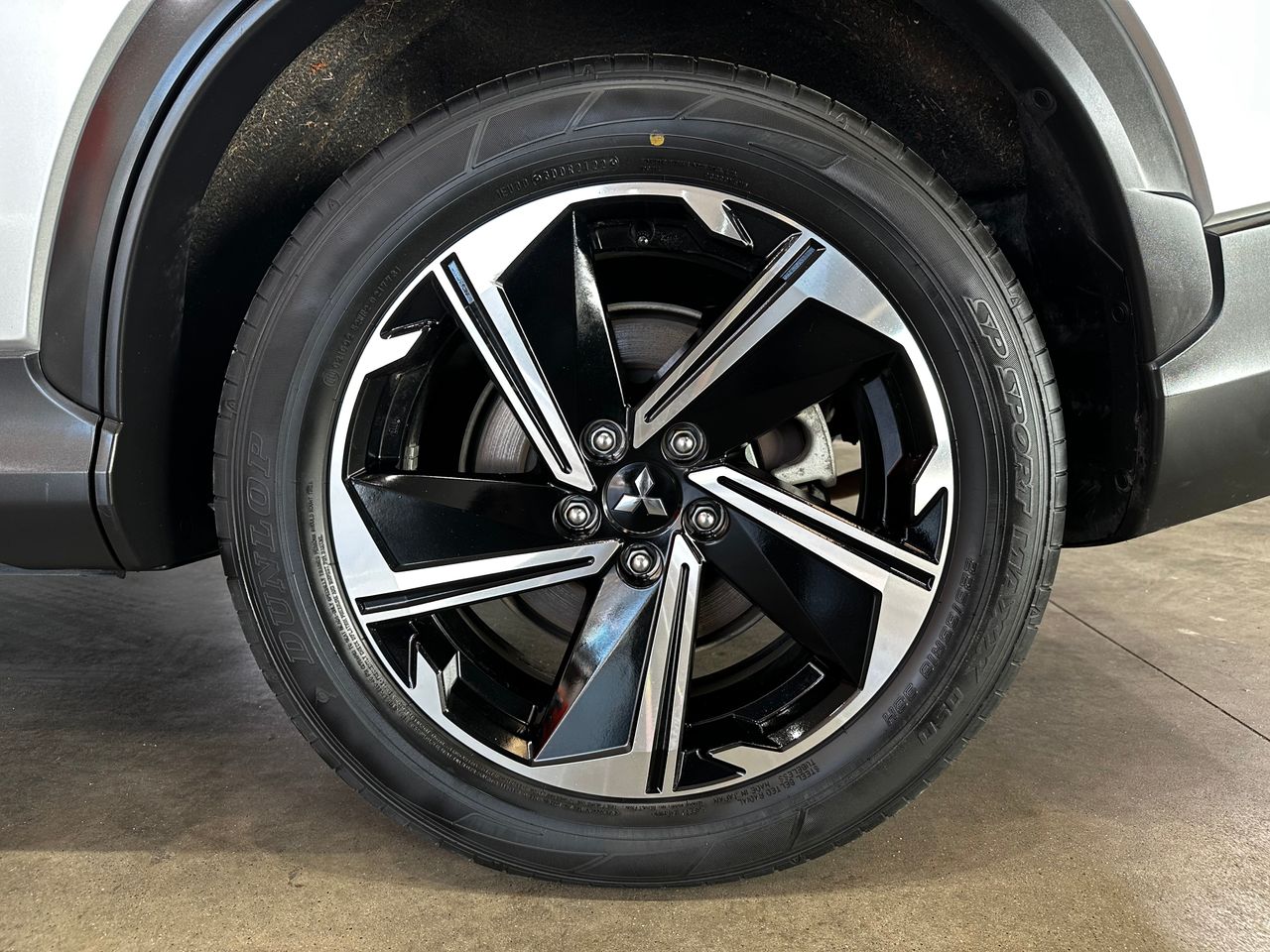Foto Mitsubishi Eclipse Cross 25