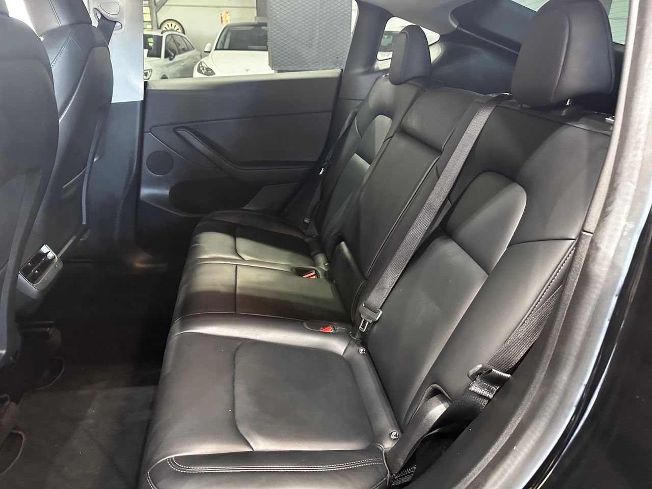 Foto Tesla Model Y 10