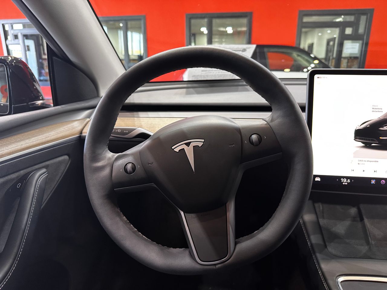Foto Tesla Model Y 12