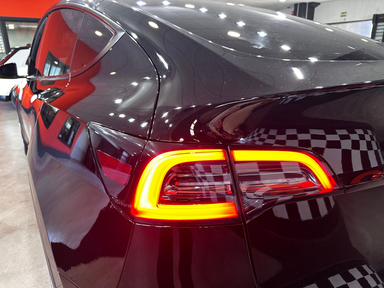 Foto Tesla Model Y 21