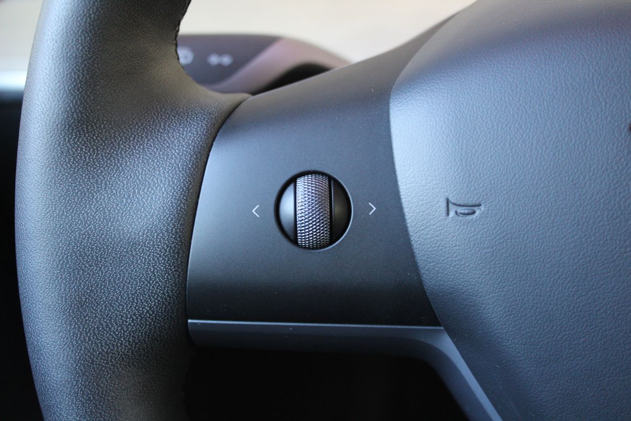 Foto Tesla Model Y 12