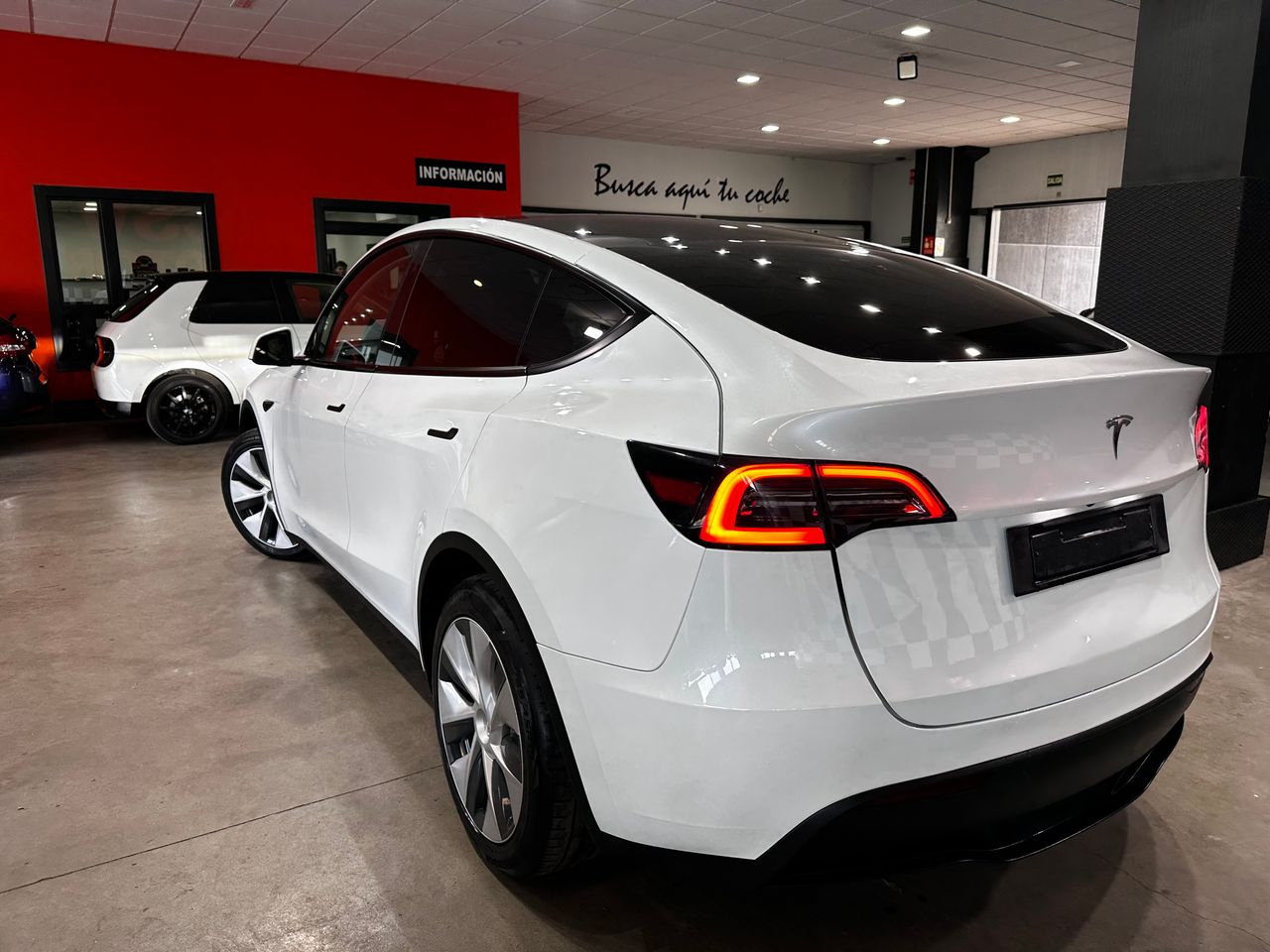 Foto Tesla Model Y 4