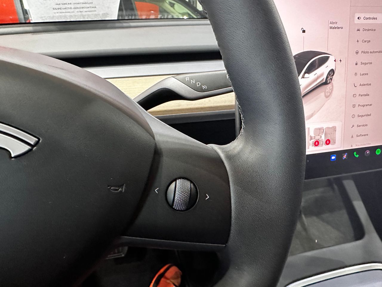 Foto Tesla Model Y 11