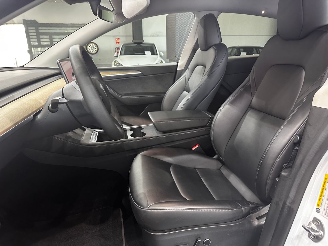 Foto Tesla Model Y 19