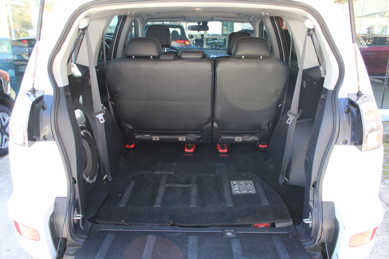 Foto Mitsubishi Outlander 25