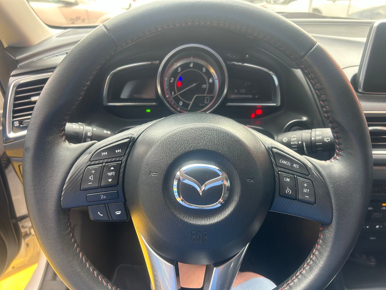 Foto Mazda Mazda3 8