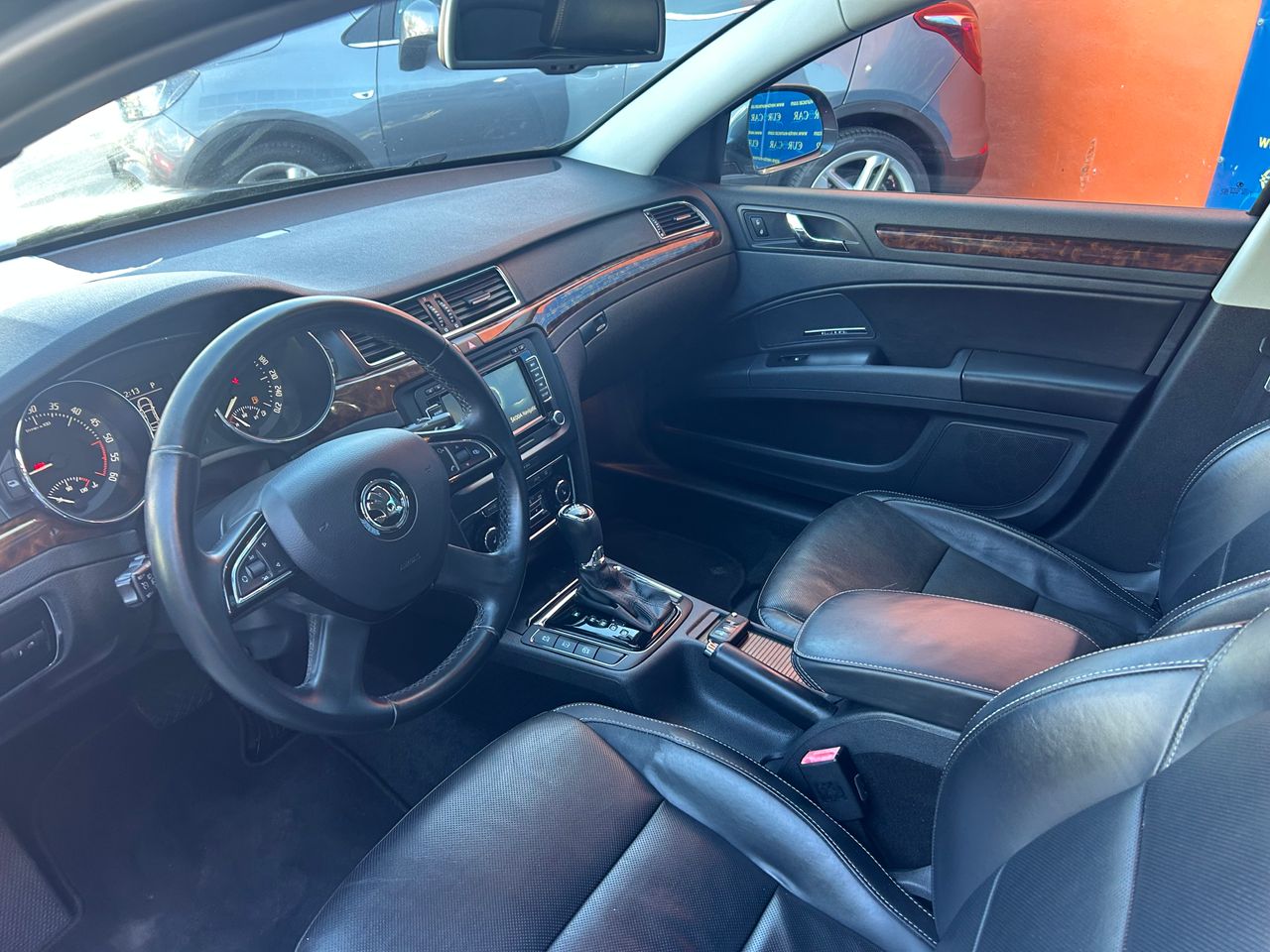 Foto Skoda Superb 11