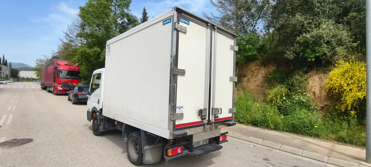 Foto Nissan Cabstar 2