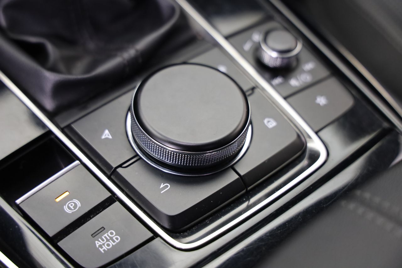 Foto Mazda CX-30 23