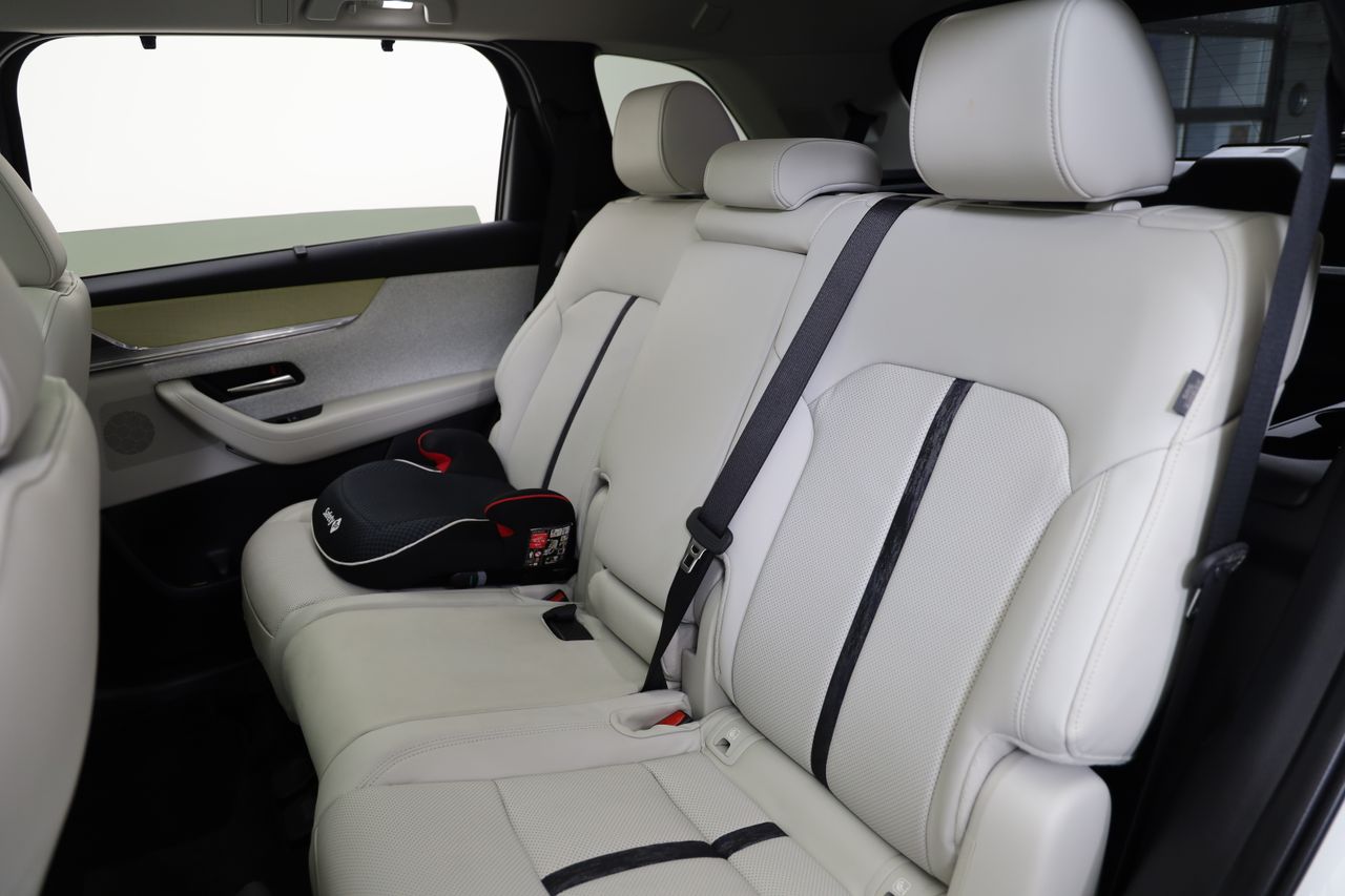 Foto Mazda CX-80 13