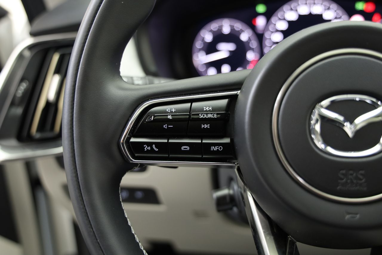 Foto Mazda CX-80 18