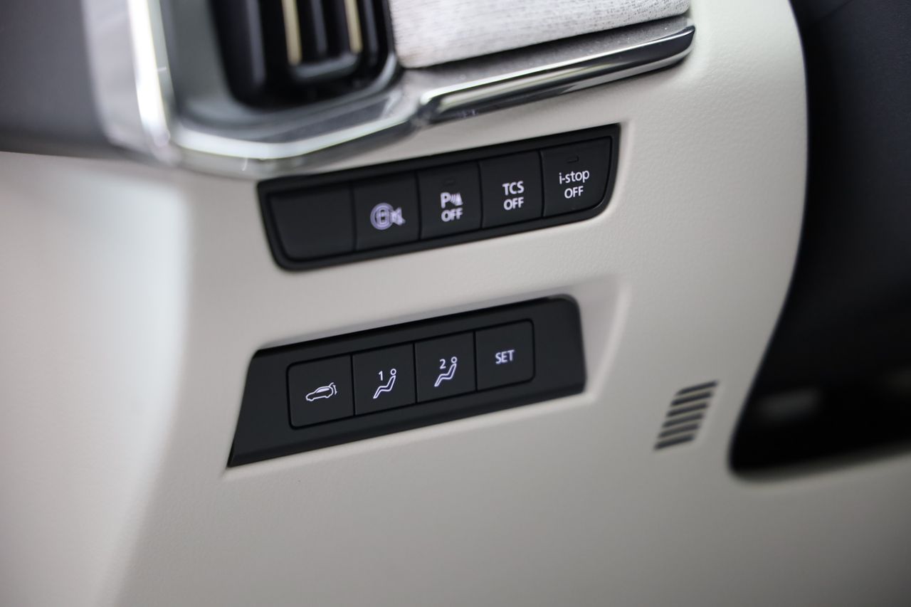 Foto Mazda CX-80 26