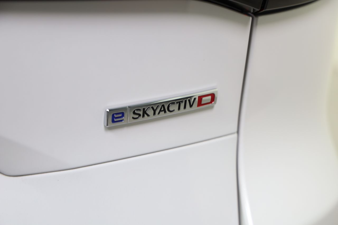 Foto Mazda CX-80 46