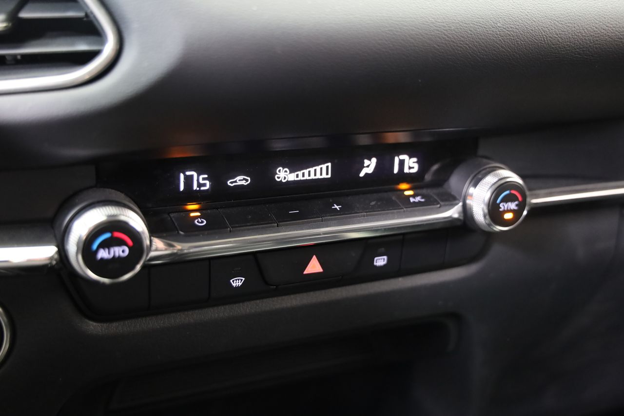 Foto Mazda CX-30 18