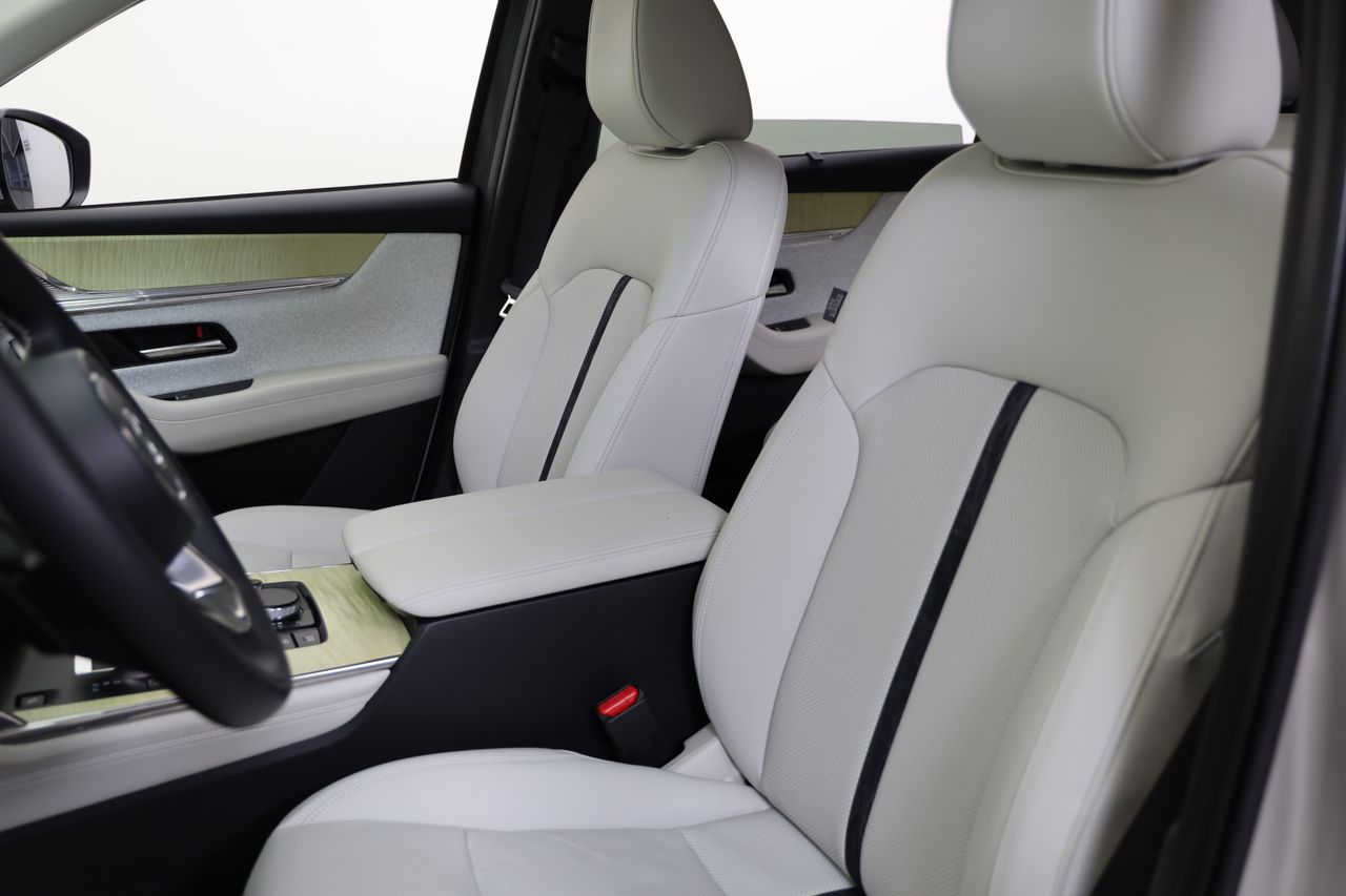 Foto Mazda CX-80 11
