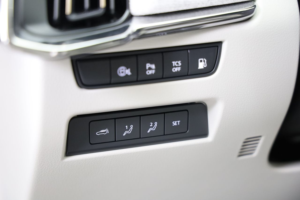 Foto Mazda CX-80 27