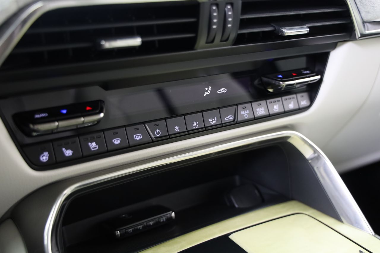 Foto Mazda CX-80 28