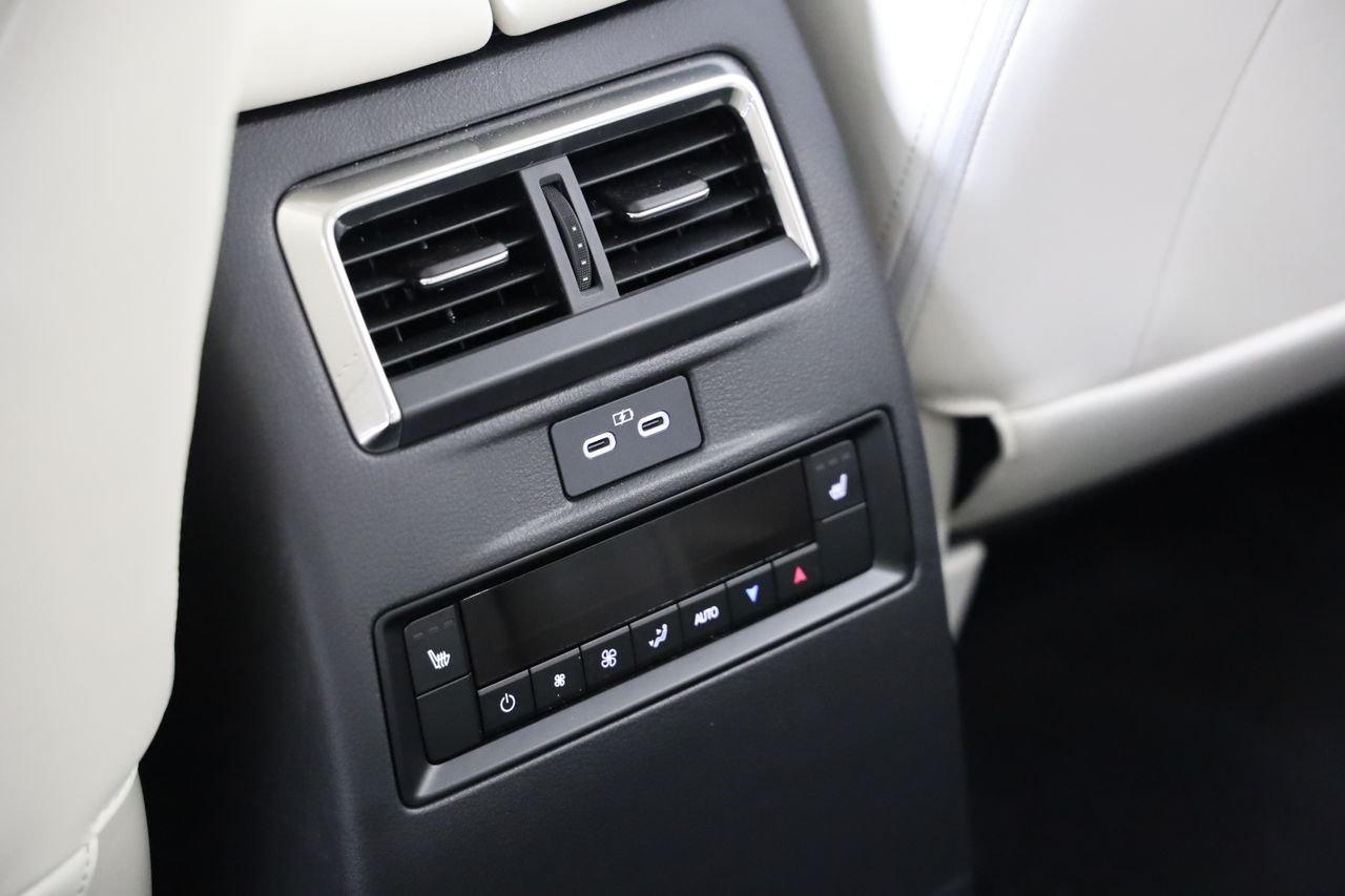 Foto Mazda CX-80 31