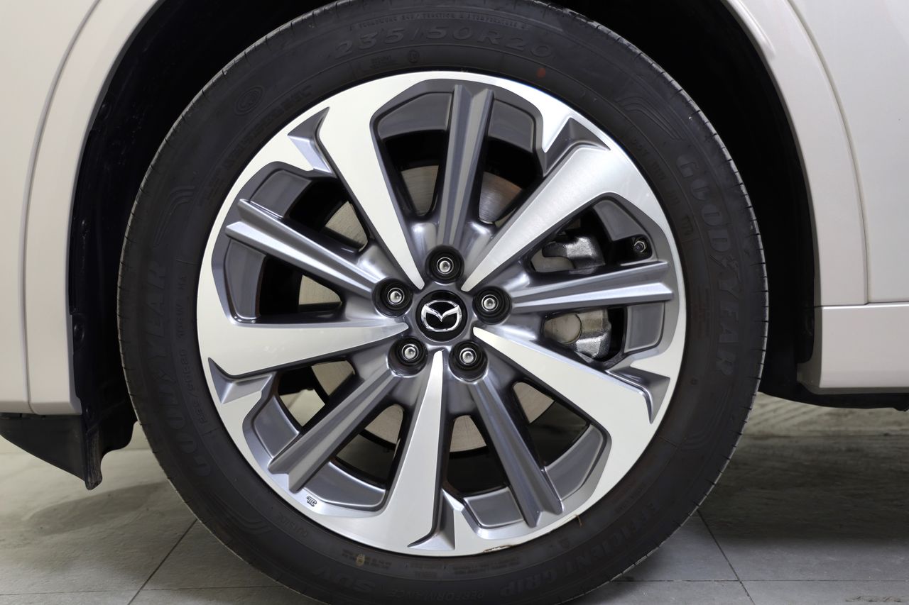 Foto Mazda CX-80 40