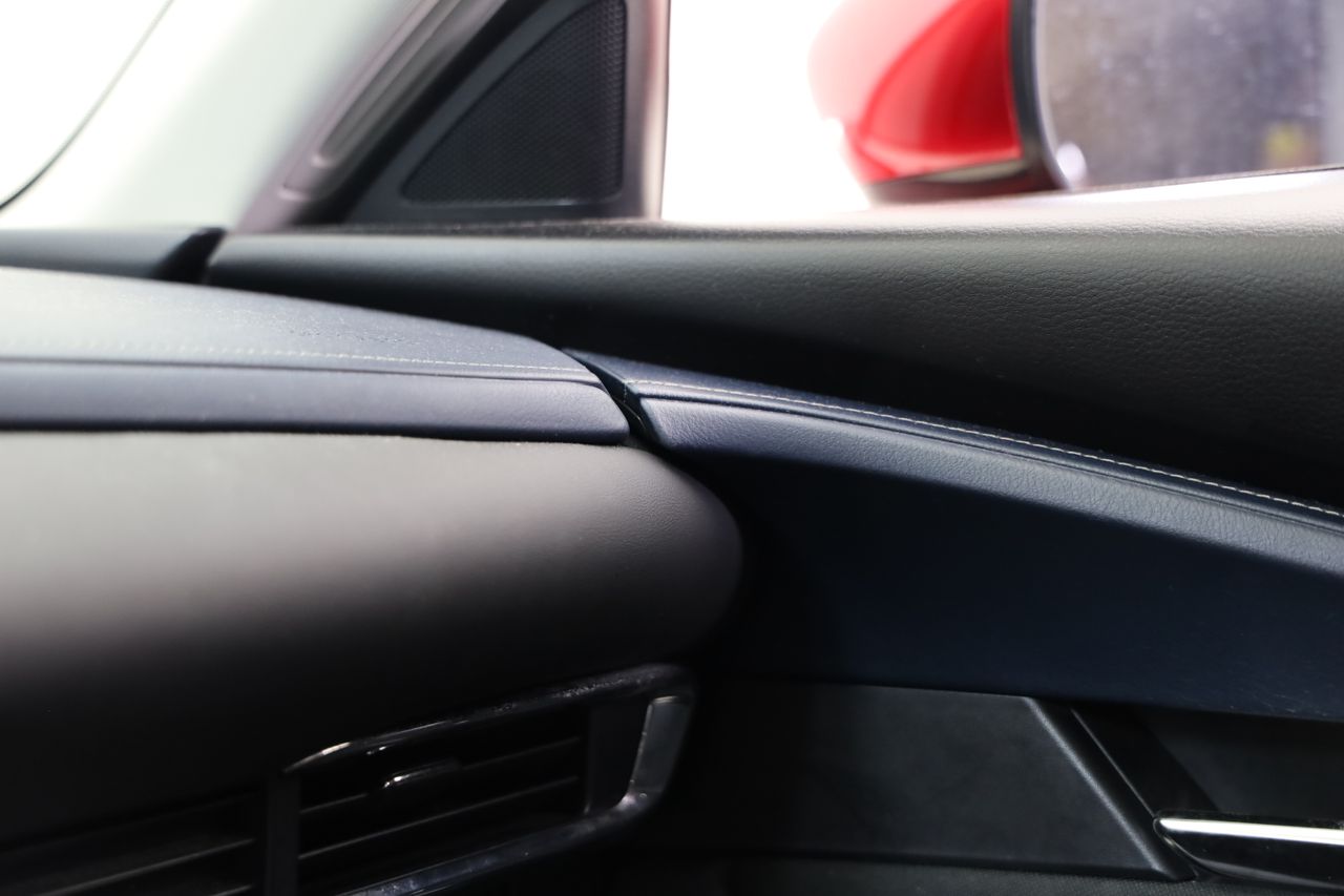 Foto Mazda CX-30 23