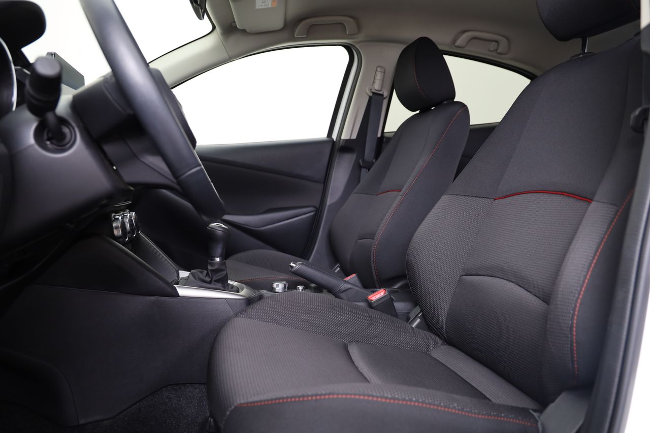 Foto Mazda Mazda2 9