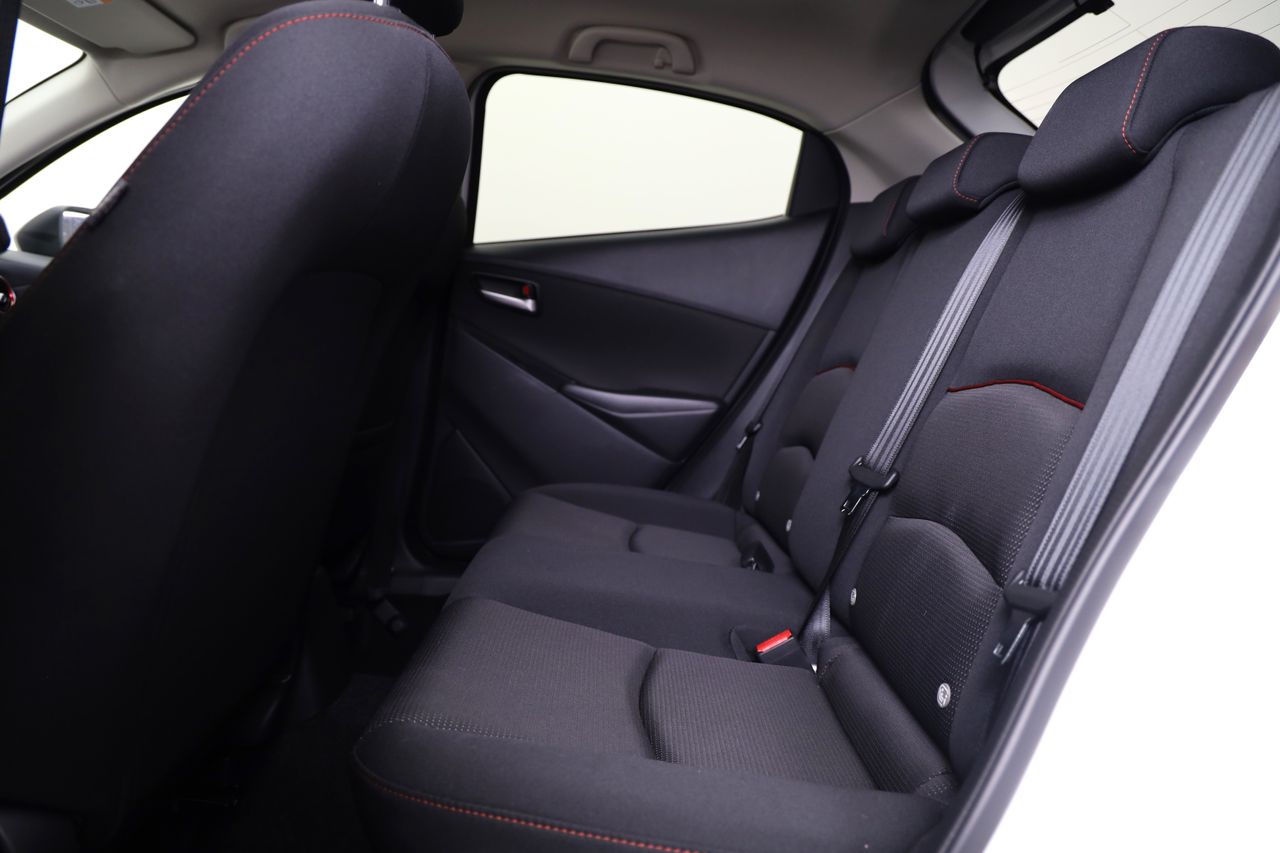 Foto Mazda Mazda2 10