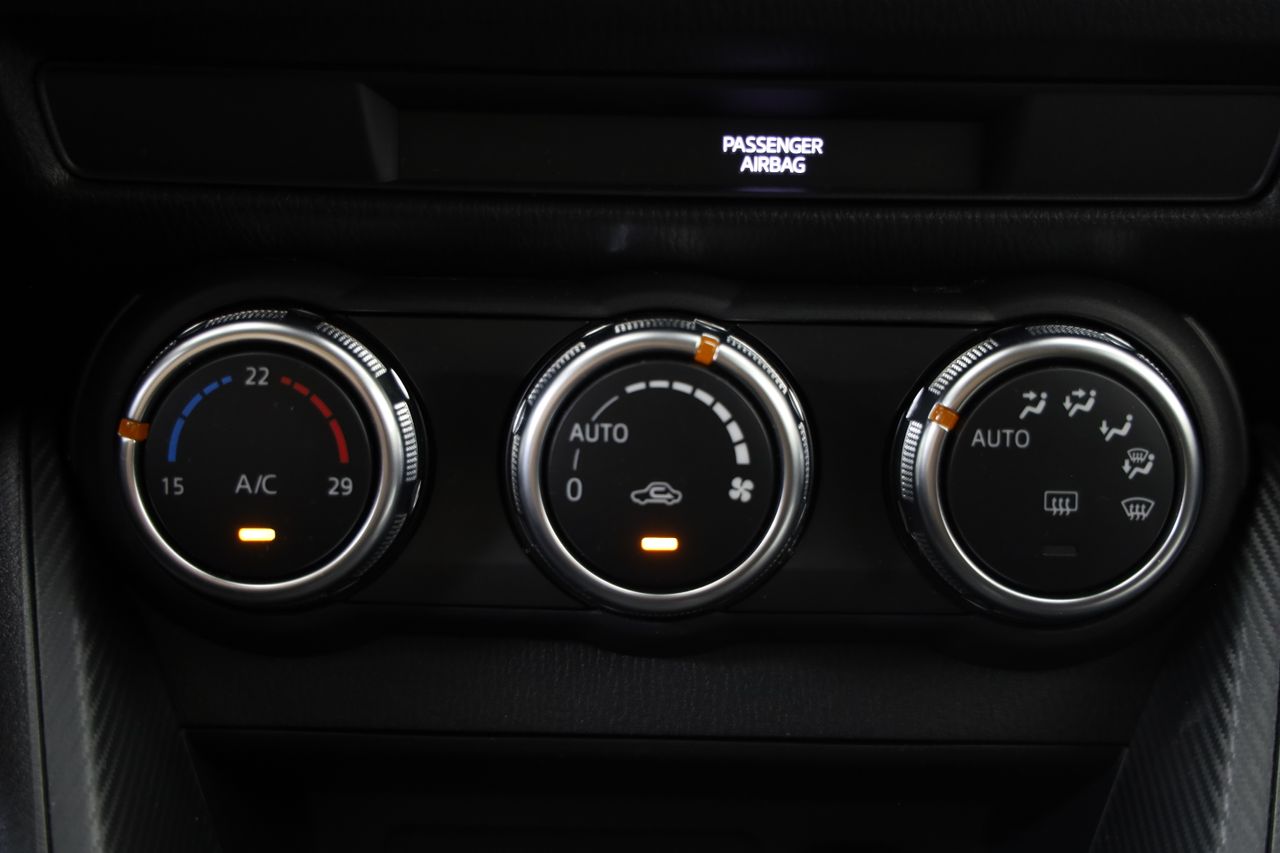 Foto Mazda Mazda2 12