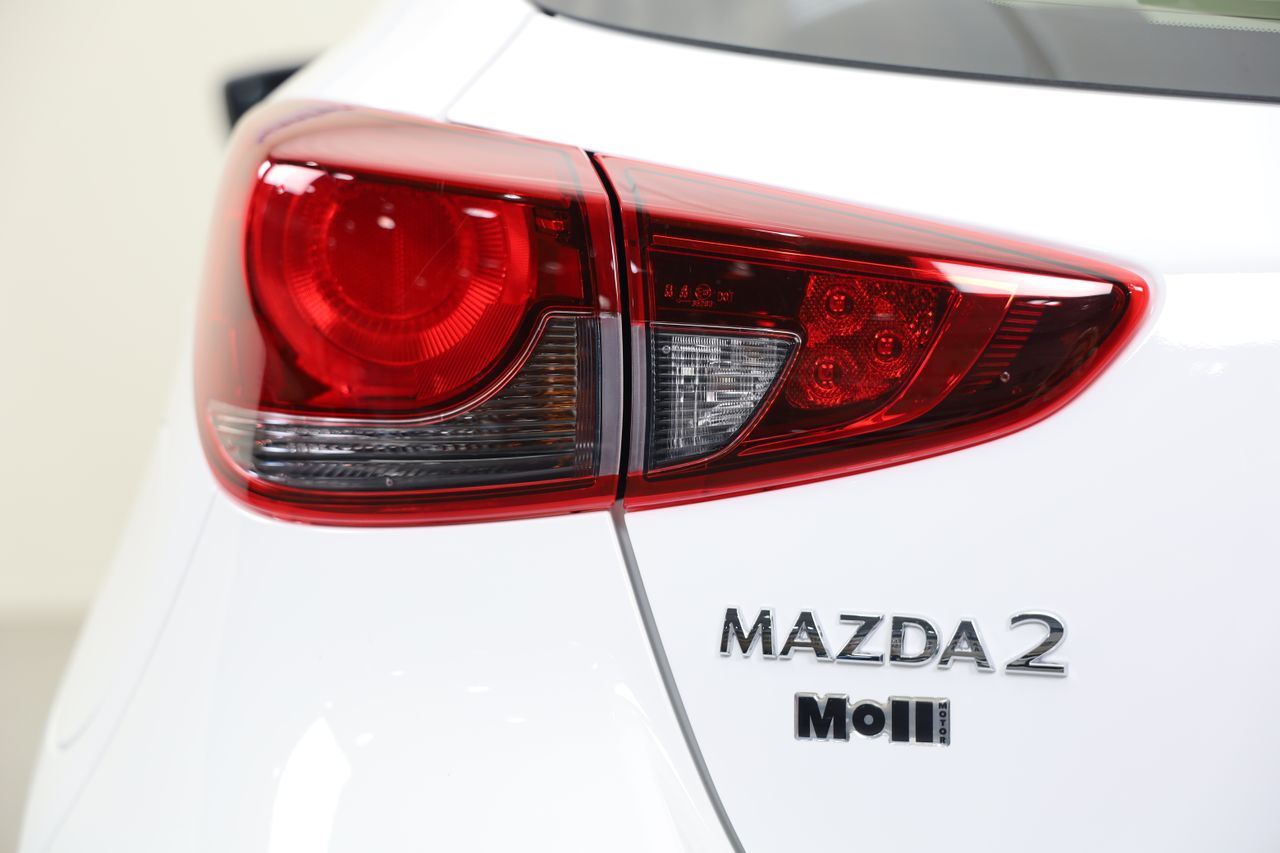 Foto Mazda Mazda2 16