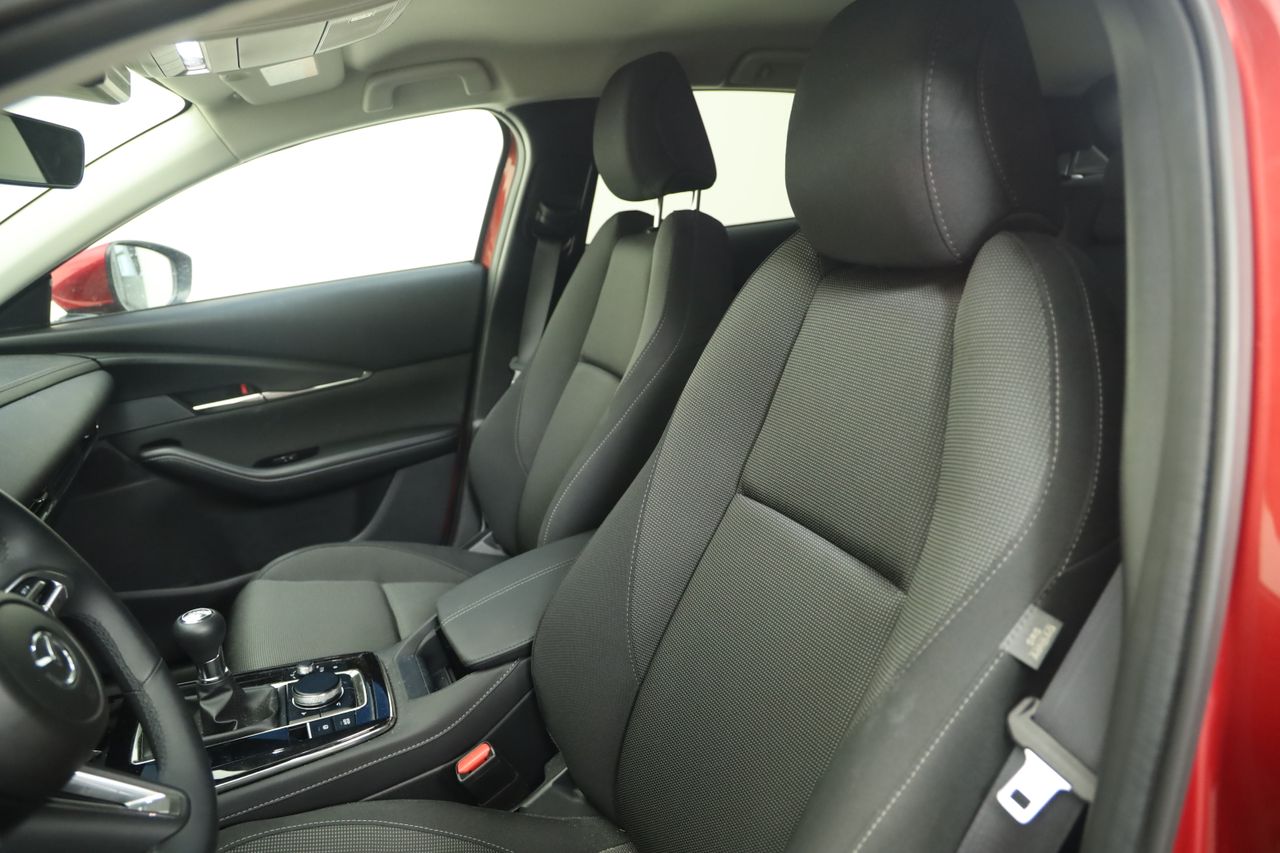 Foto Mazda CX-30 8