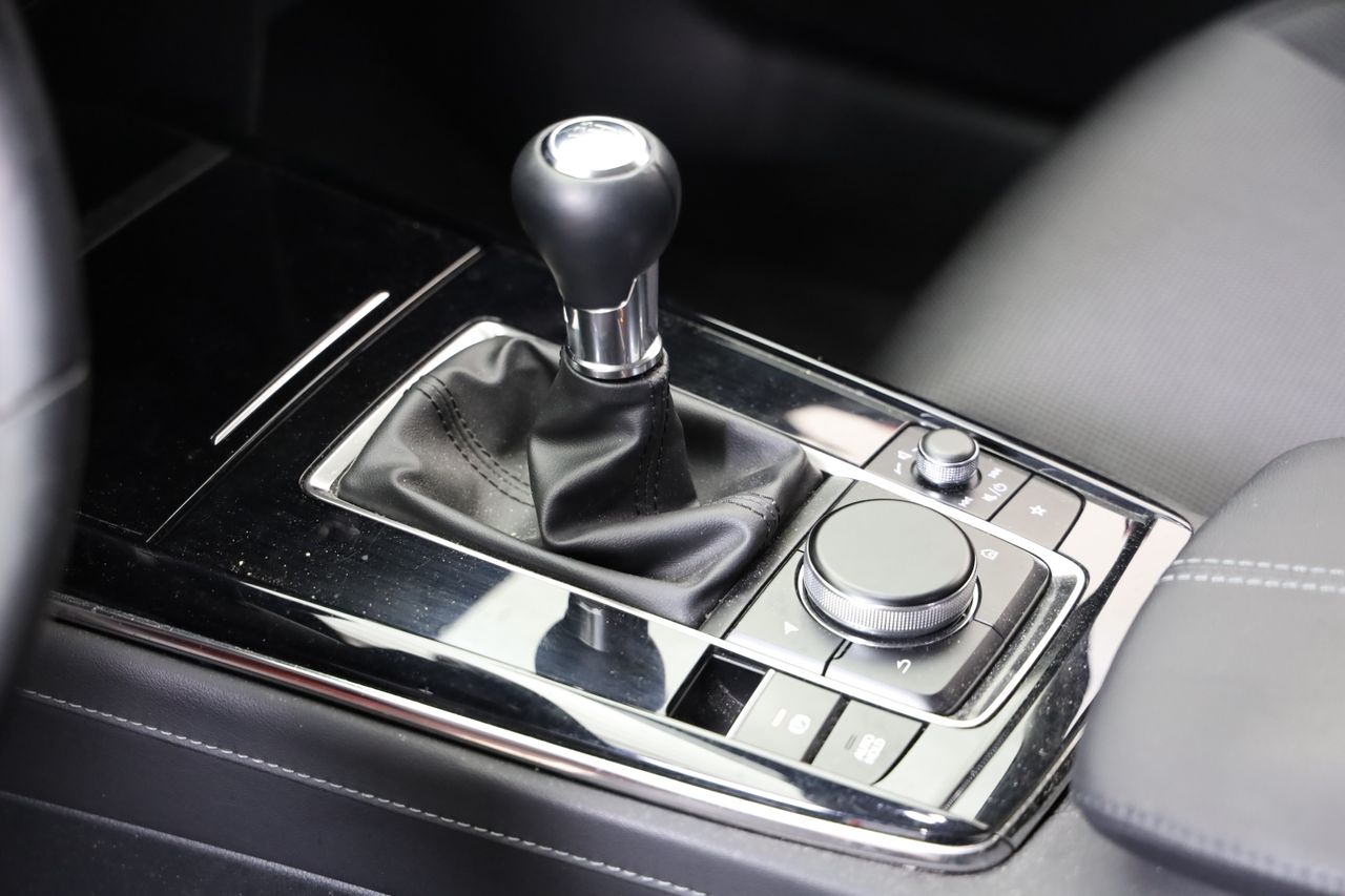 Foto Mazda CX-30 15