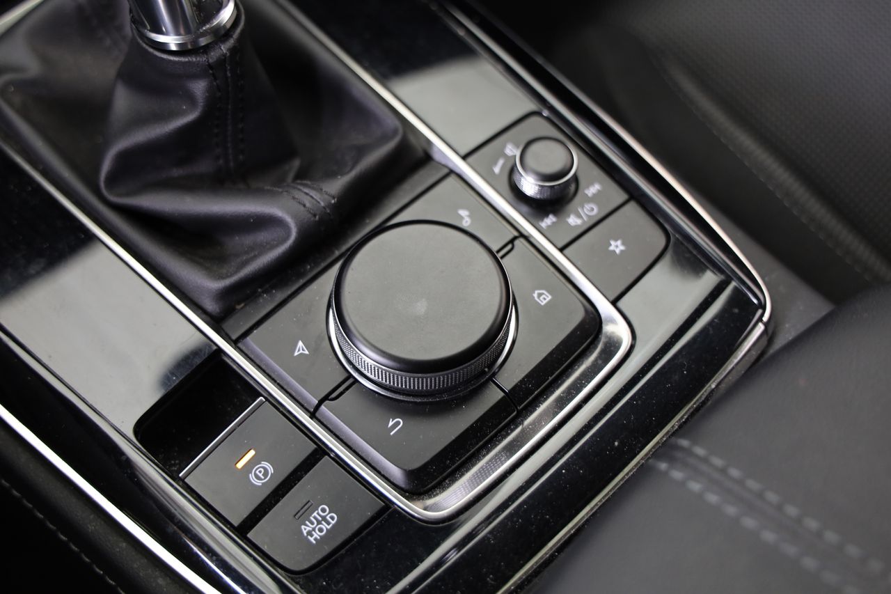 Foto Mazda CX-30 17