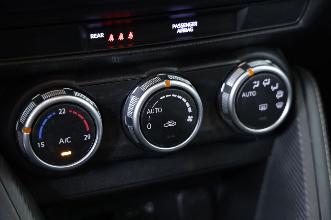 Foto Mazda Mazda2 13