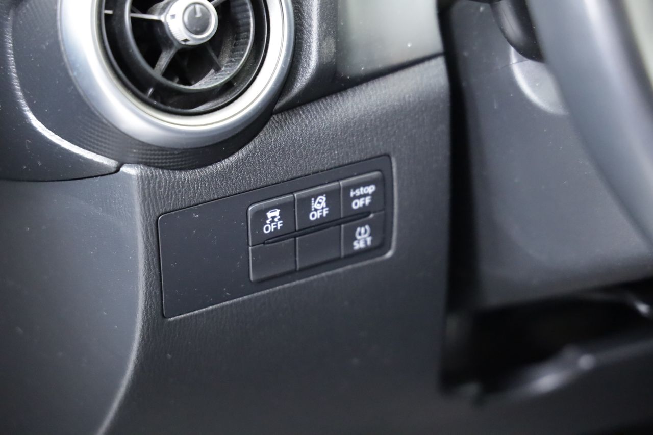 Foto Mazda Mazda2 17
