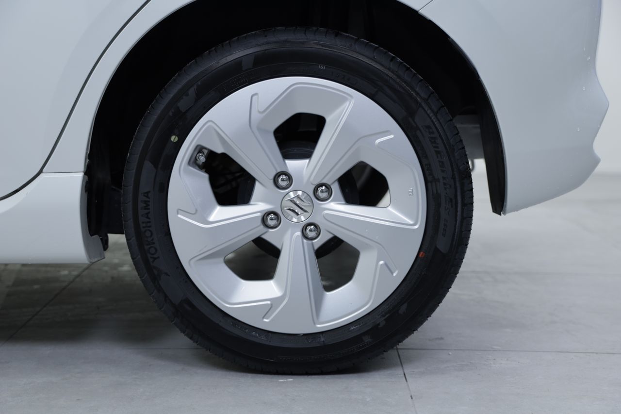 Foto Suzuki Swift 25