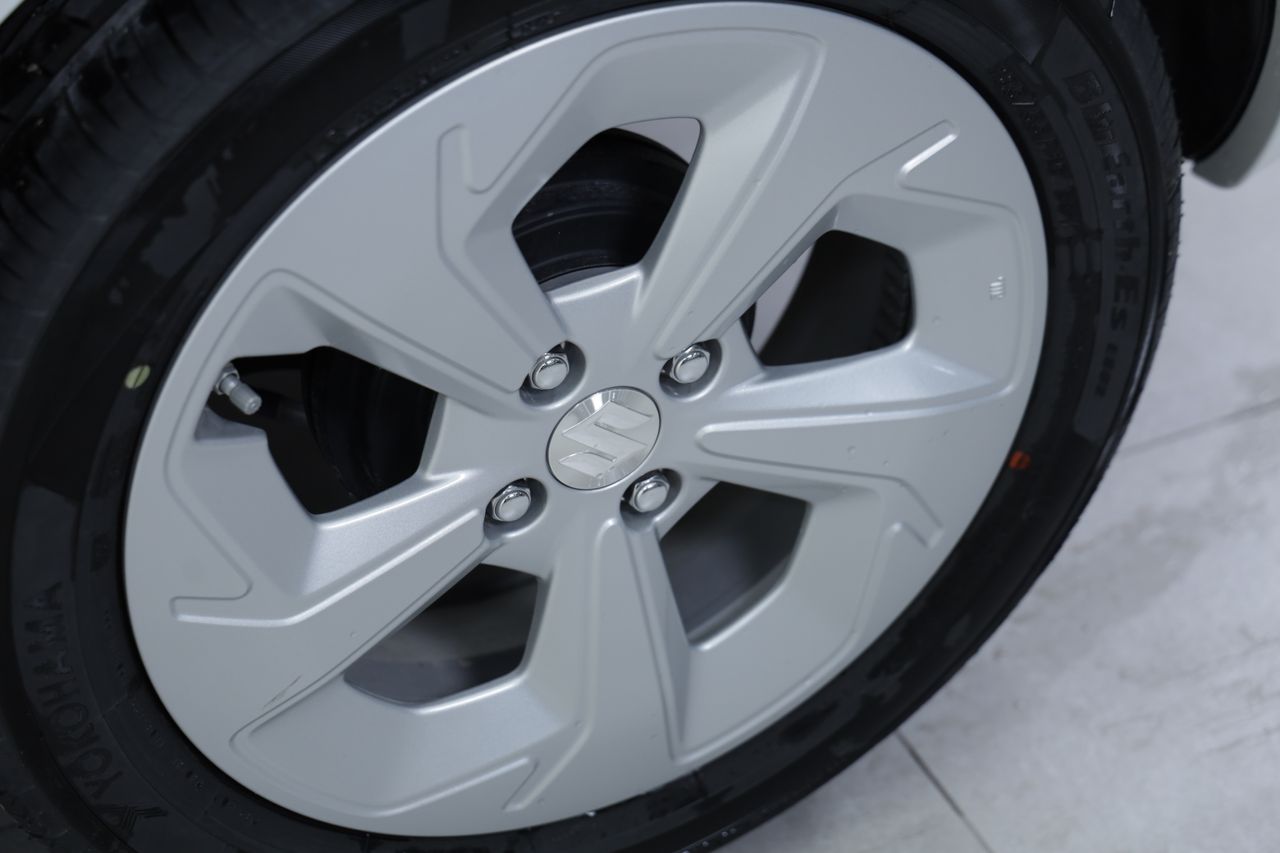 Foto Suzuki Swift 26