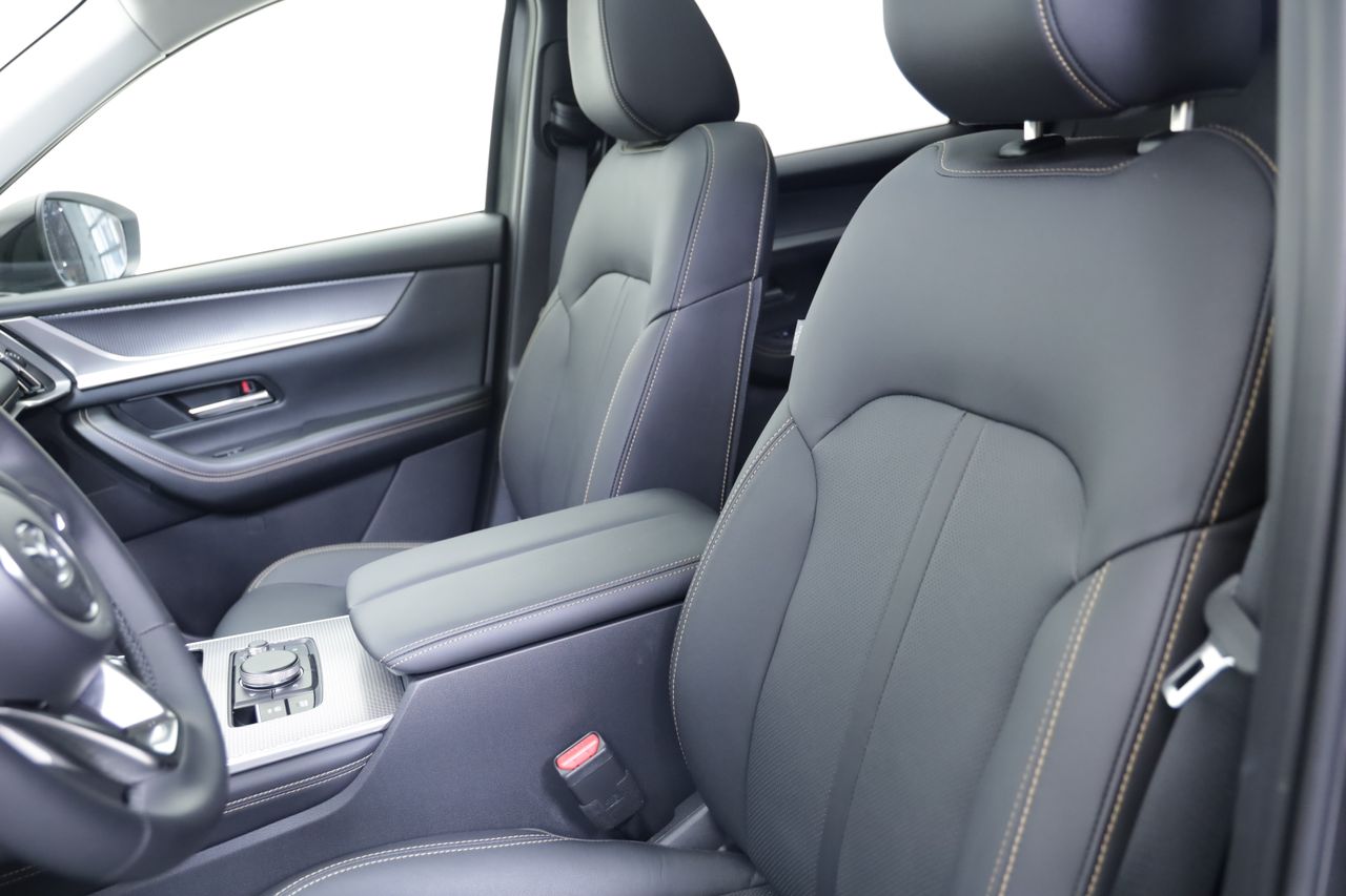 Foto Mazda CX-60 8