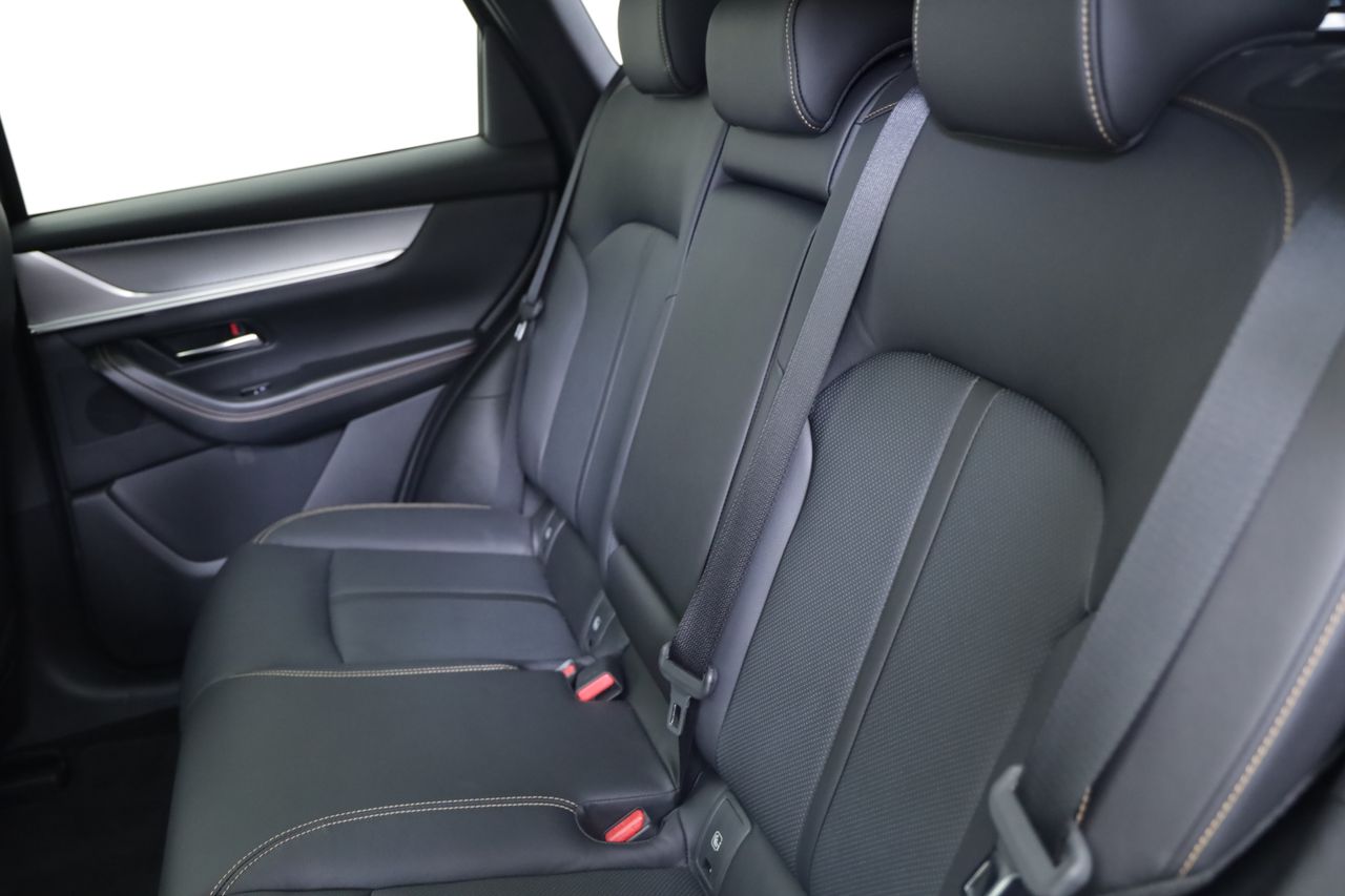 Foto Mazda CX-60 10
