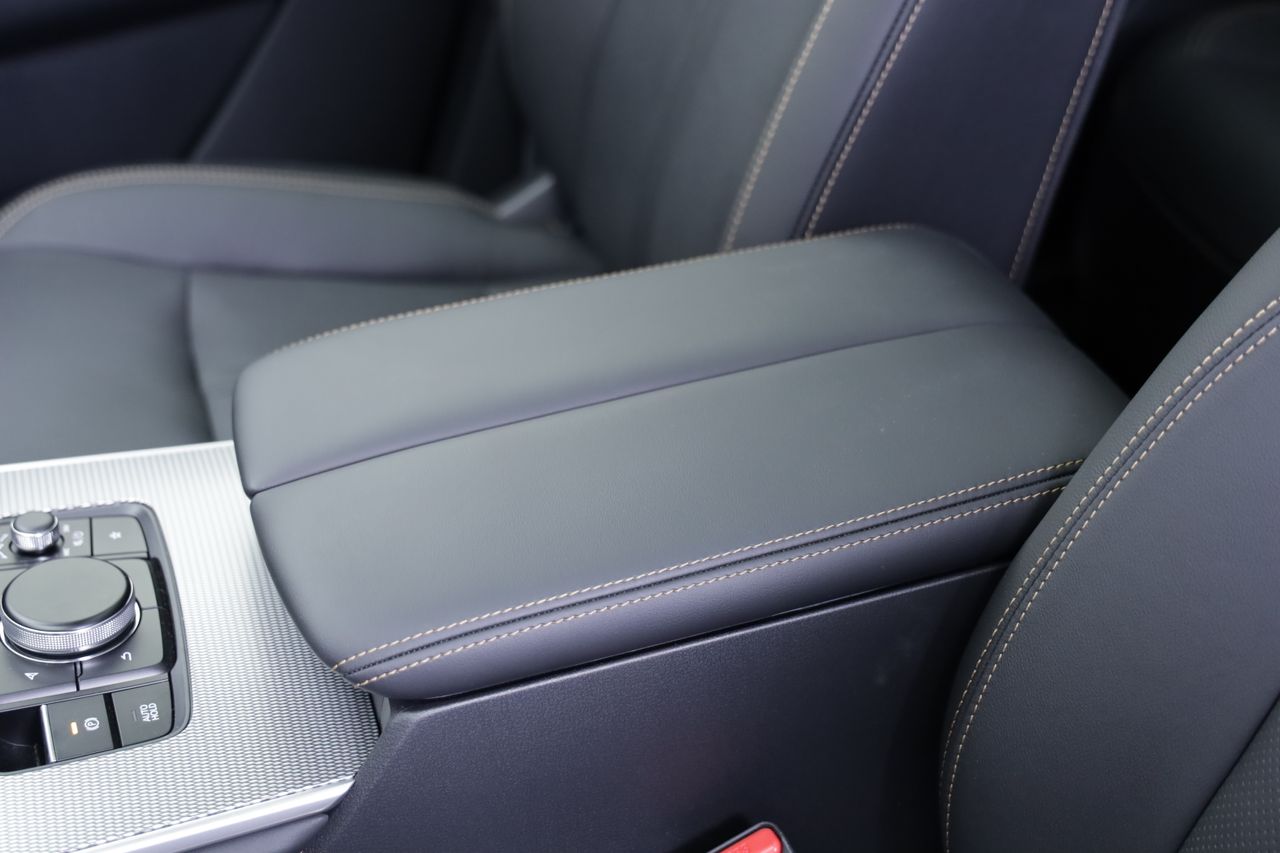 Foto Mazda CX-60 11