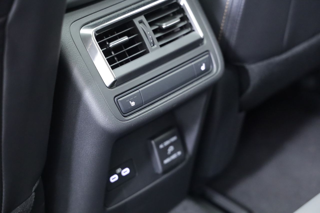 Foto Mazda CX-60 25